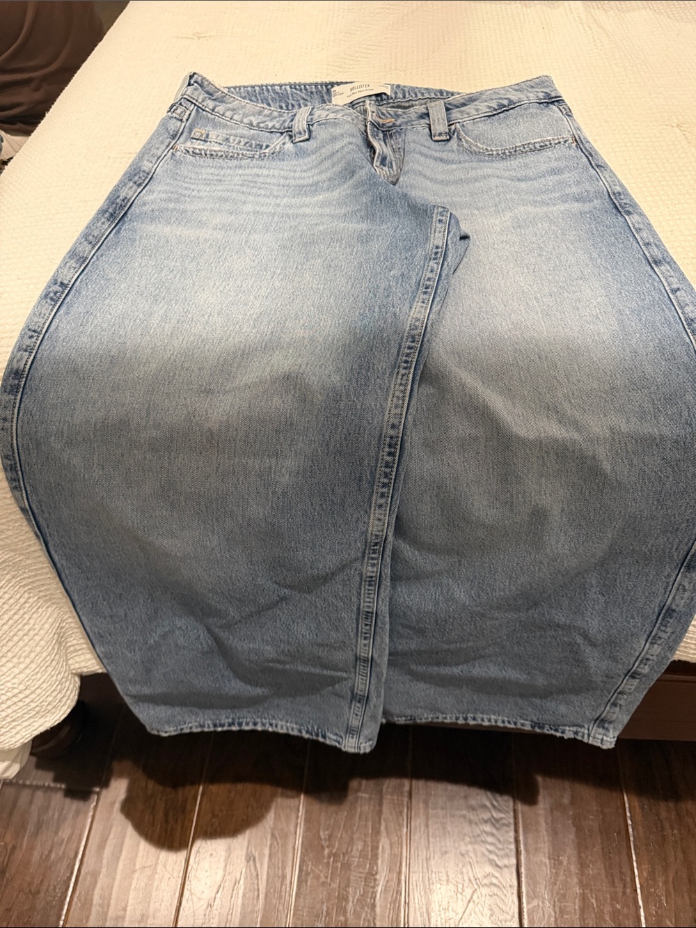 Hollister Faded Blue Low-Rise Super Baggy Jeans - Picture 3 of 5